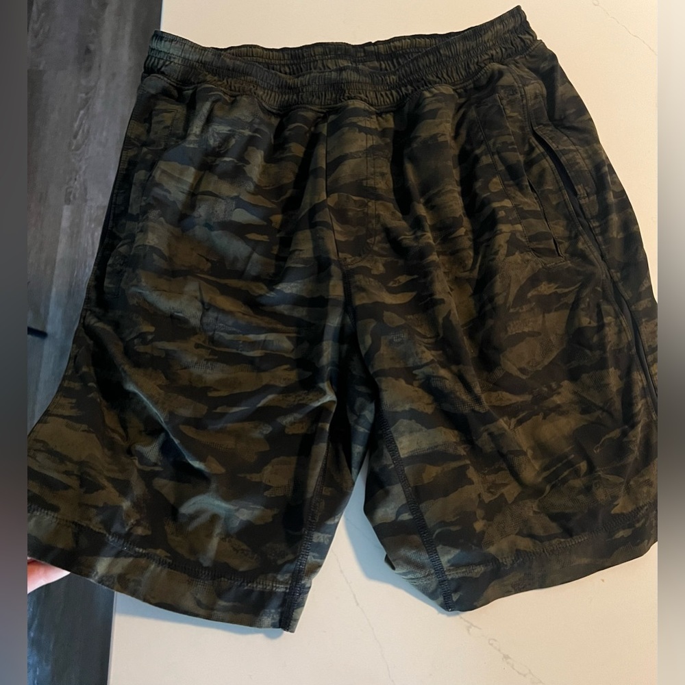 Men’s Lululemon Pace Breaker Shorts - Camo
